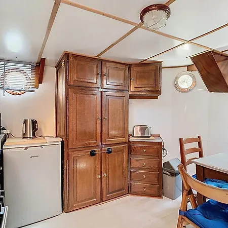 Botel La Marquise *